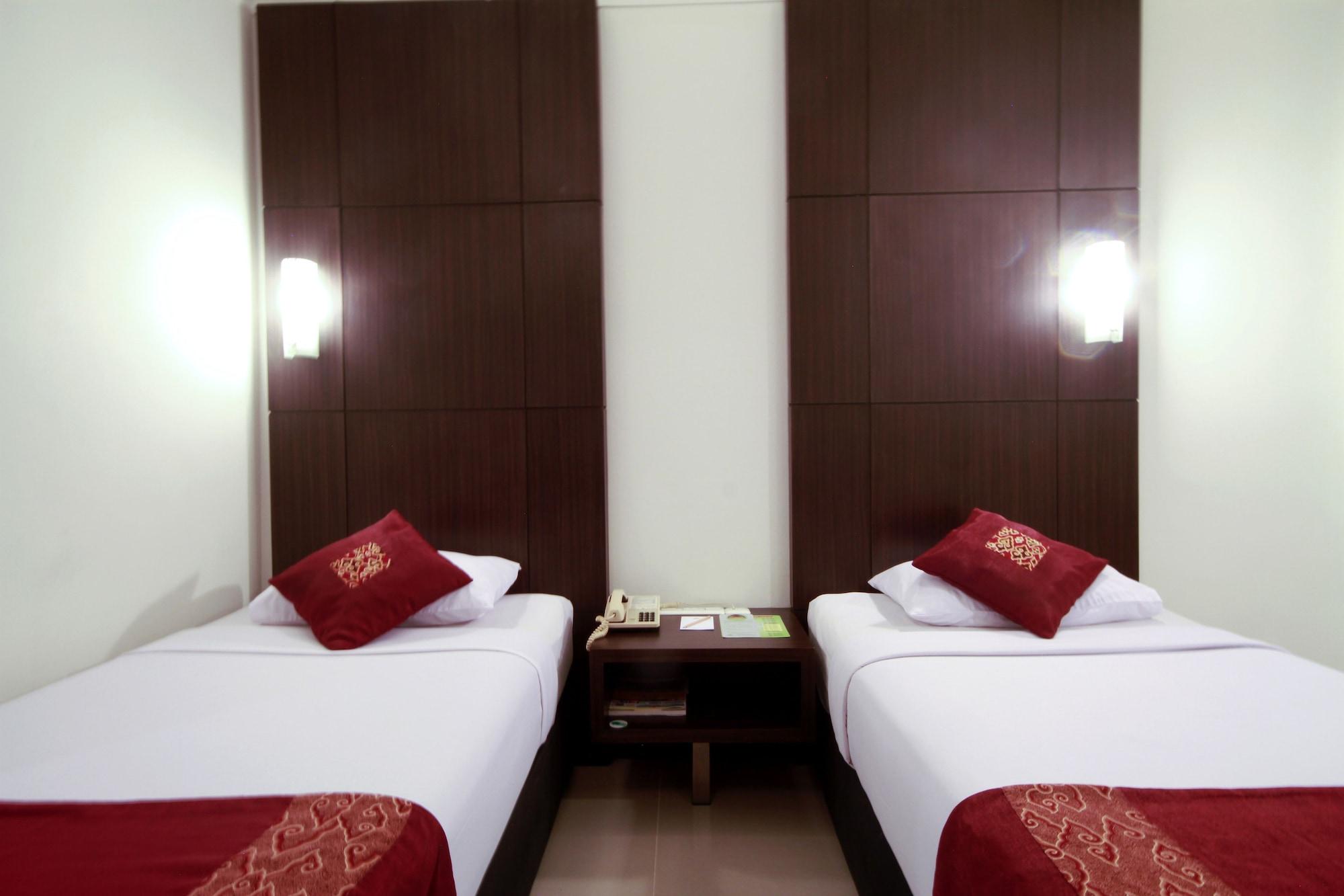 Bentani Hotel & Residence Чиребон Экстерьер фото