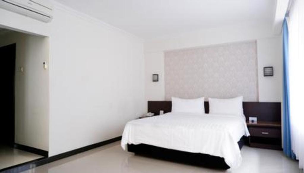 Bentani Hotel & Residence Чиребон Экстерьер фото