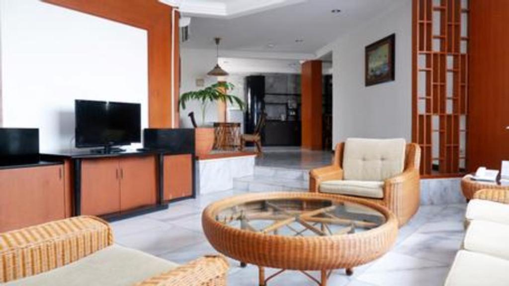 Bentani Hotel & Residence Чиребон Экстерьер фото