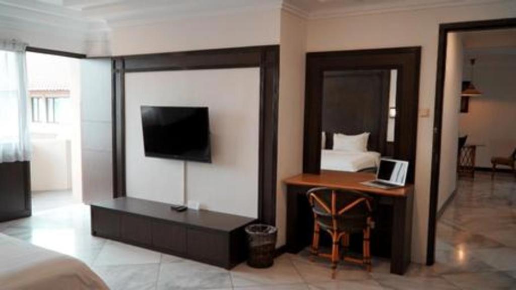 Bentani Hotel & Residence Чиребон Экстерьер фото