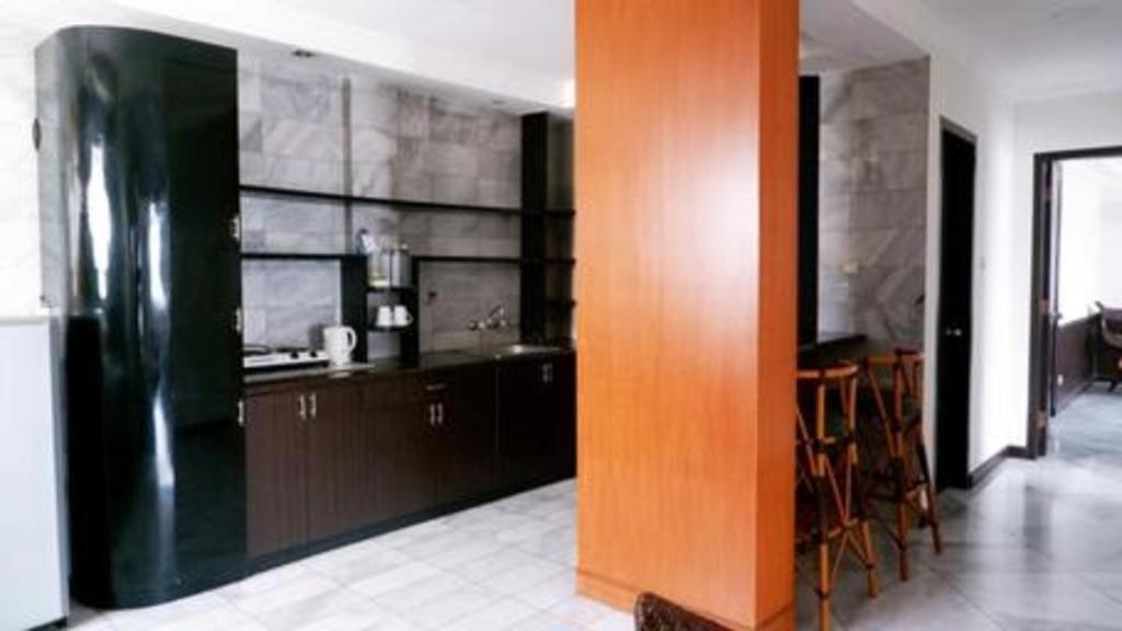 Bentani Hotel & Residence Чиребон Экстерьер фото
