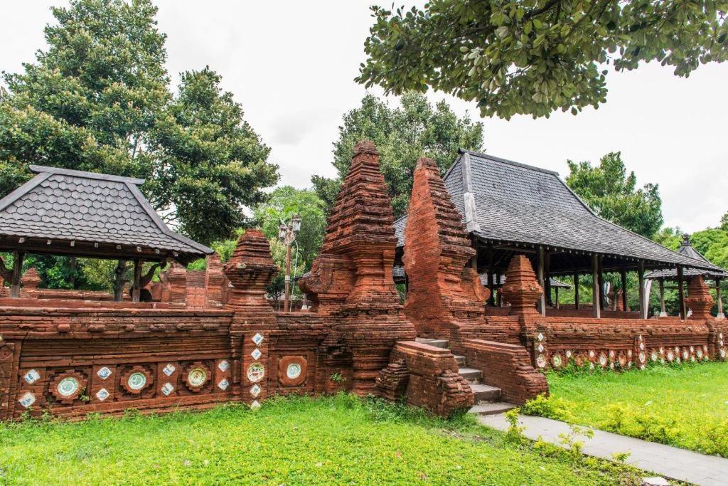 Bentani Hotel & Residence Чиребон Экстерьер фото