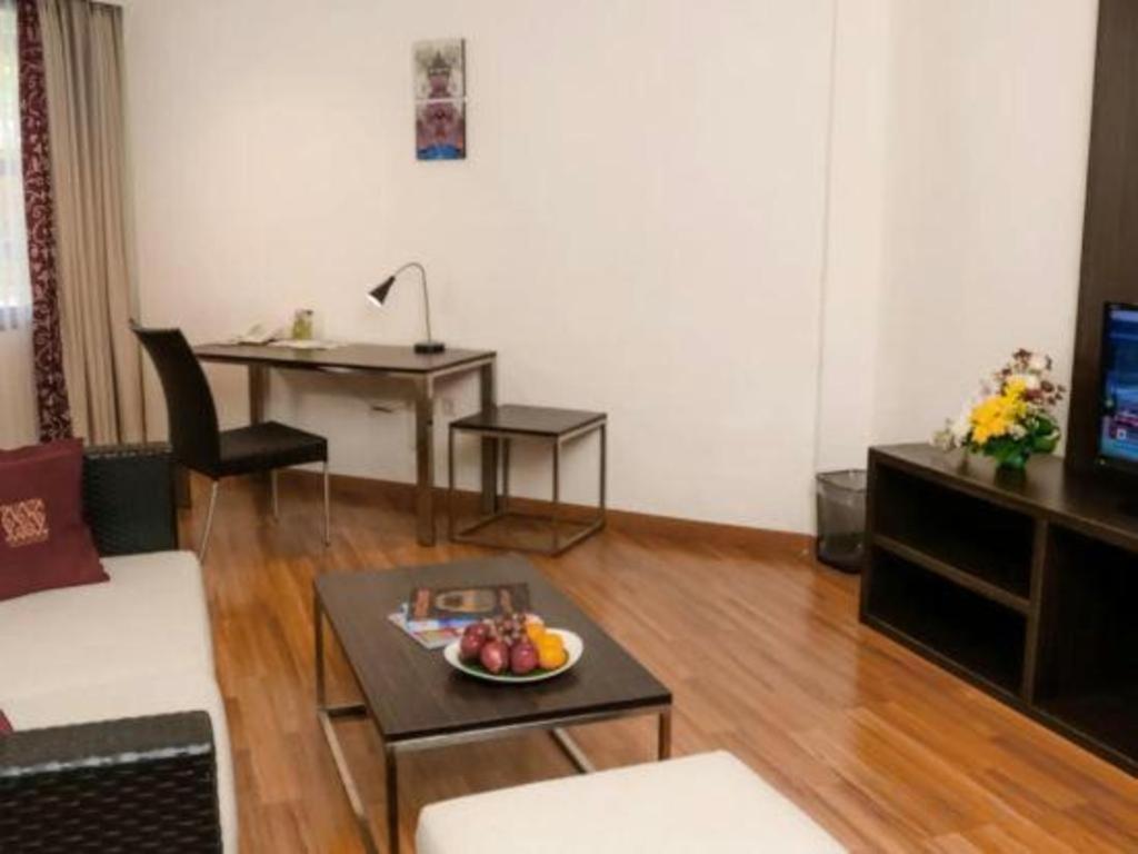 Bentani Hotel & Residence Чиребон Экстерьер фото