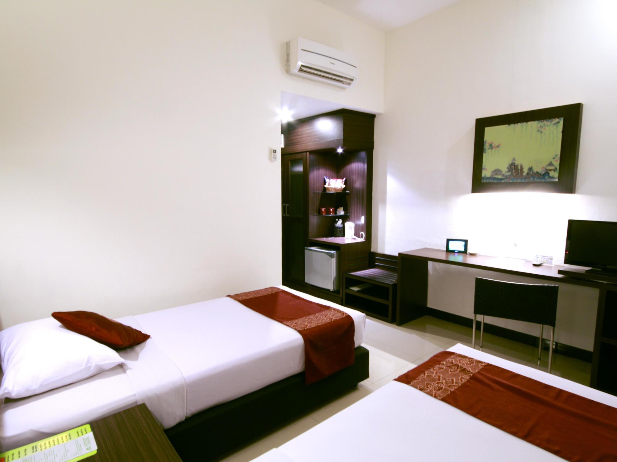 Bentani Hotel & Residence Чиребон Экстерьер фото