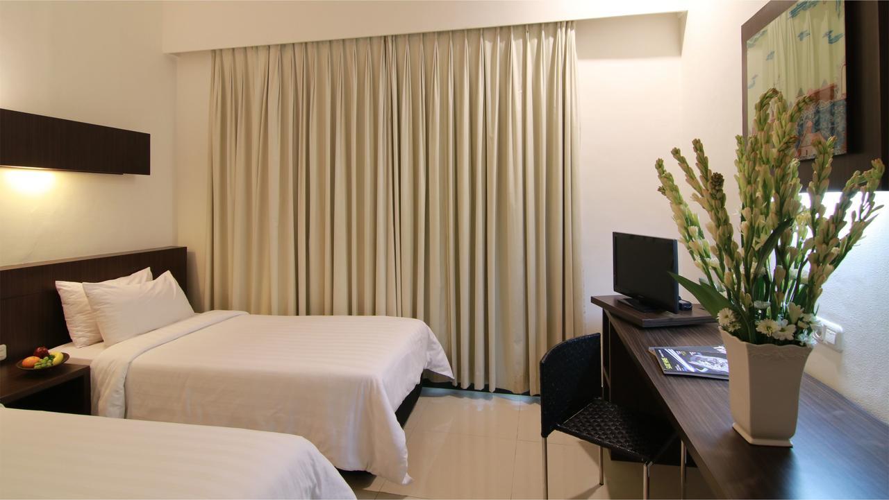 Bentani Hotel & Residence Чиребон Экстерьер фото