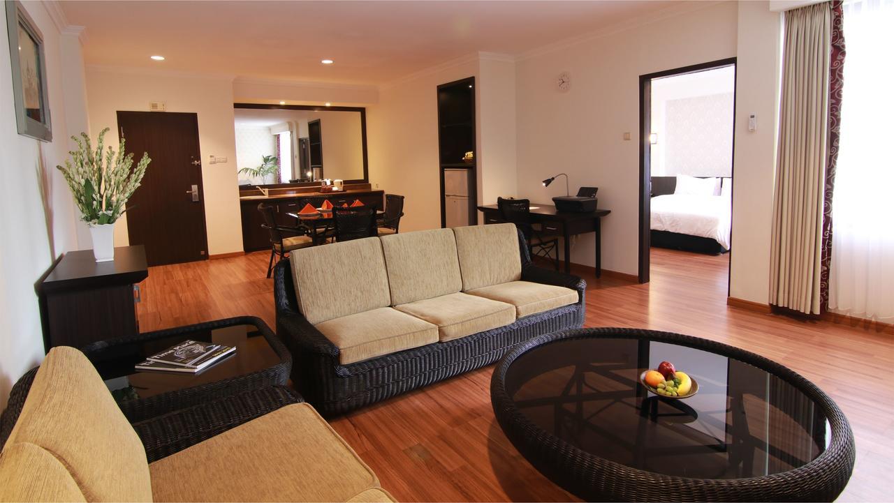 Bentani Hotel & Residence Чиребон Экстерьер фото