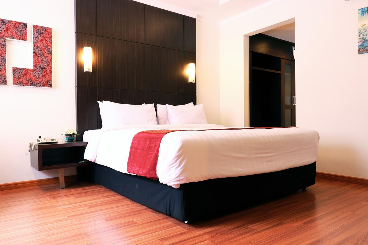 Bentani Hotel & Residence Чиребон Экстерьер фото